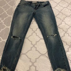 Free People skinny / destroyed look jeans